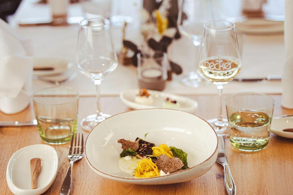 Weinzuhause Hotel-Restaurant-Vinothek Mommenheim Eksteriør bilde