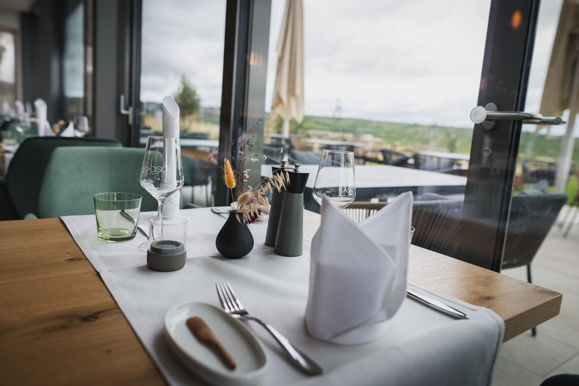 Weinzuhause Hotel-Restaurant-Vinothek Mommenheim Eksteriør bilde